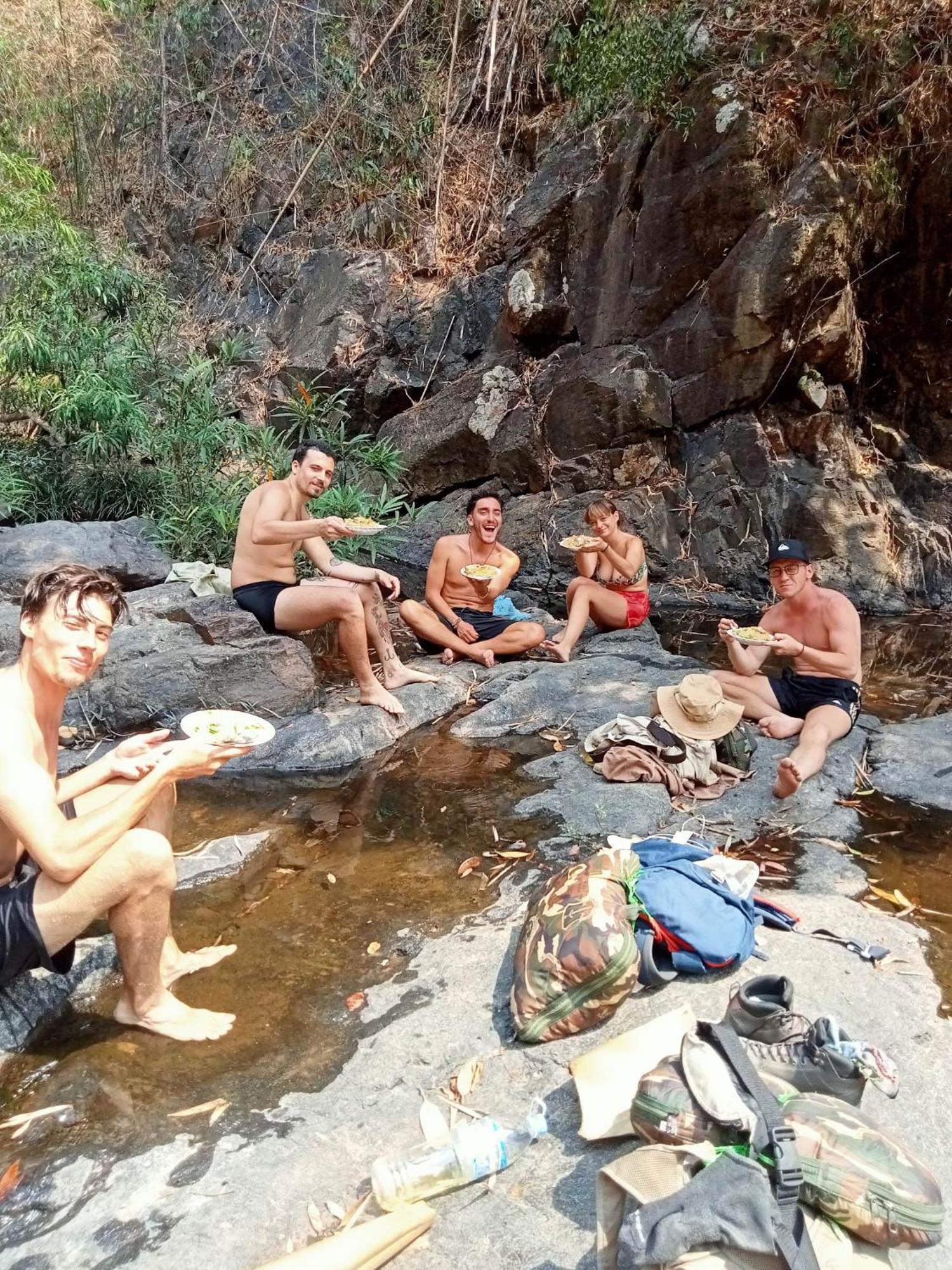 Bee Bee'S Chalets Home Stay And Trekking Banlung Extérieur photo
