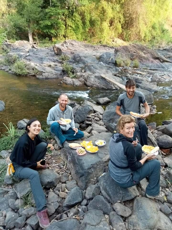 Bee Bee'S Chalets Home Stay And Trekking Banlung Extérieur photo