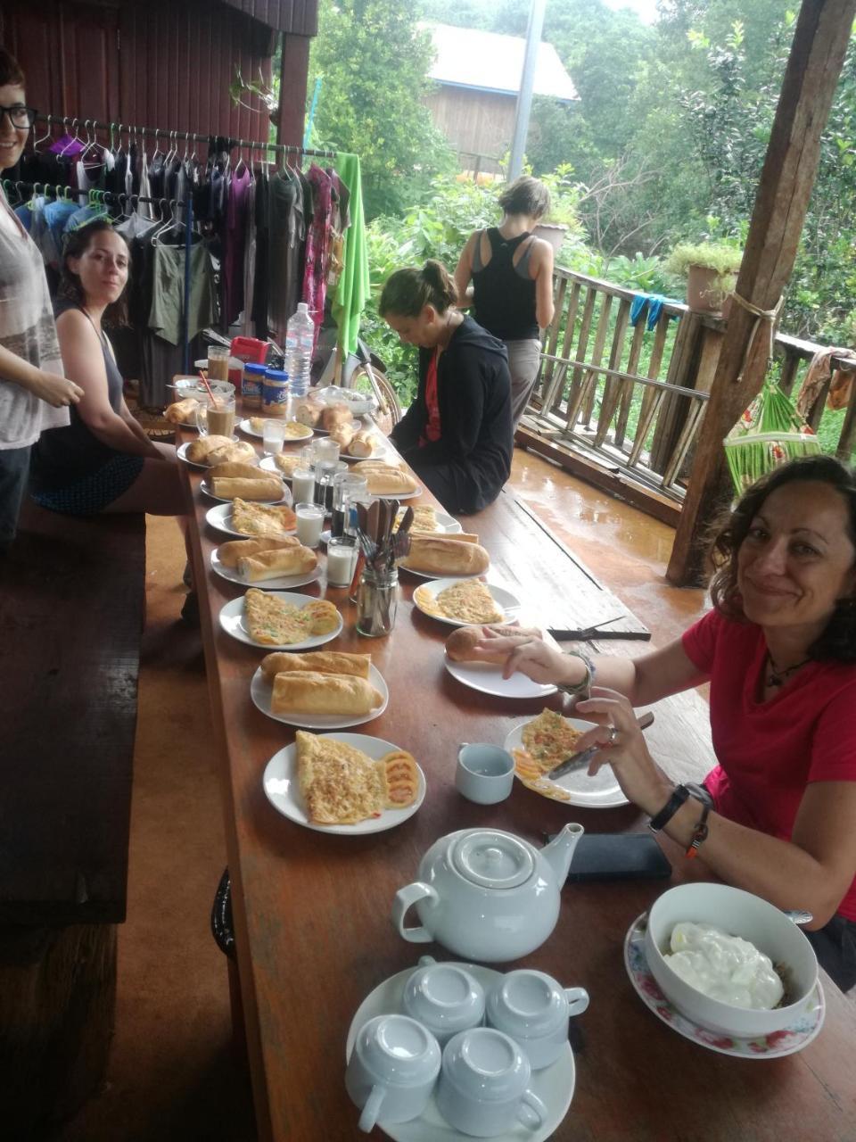 Bee Bee'S Chalets Home Stay And Trekking Banlung Extérieur photo